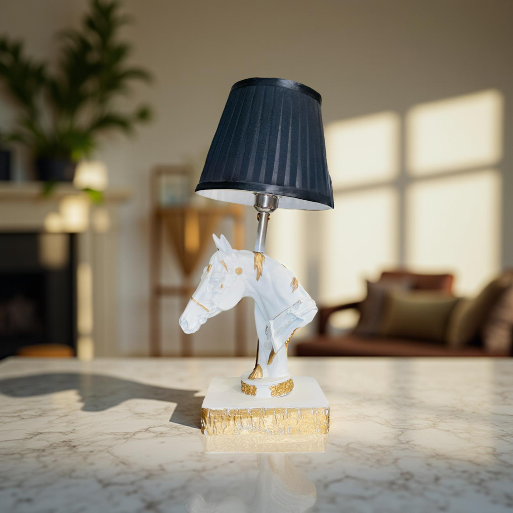 Equine Elegance – Luxe Horsehead Table Lamp