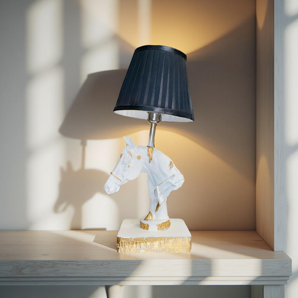 Equine Elegance – Luxe Horsehead Table Lamp