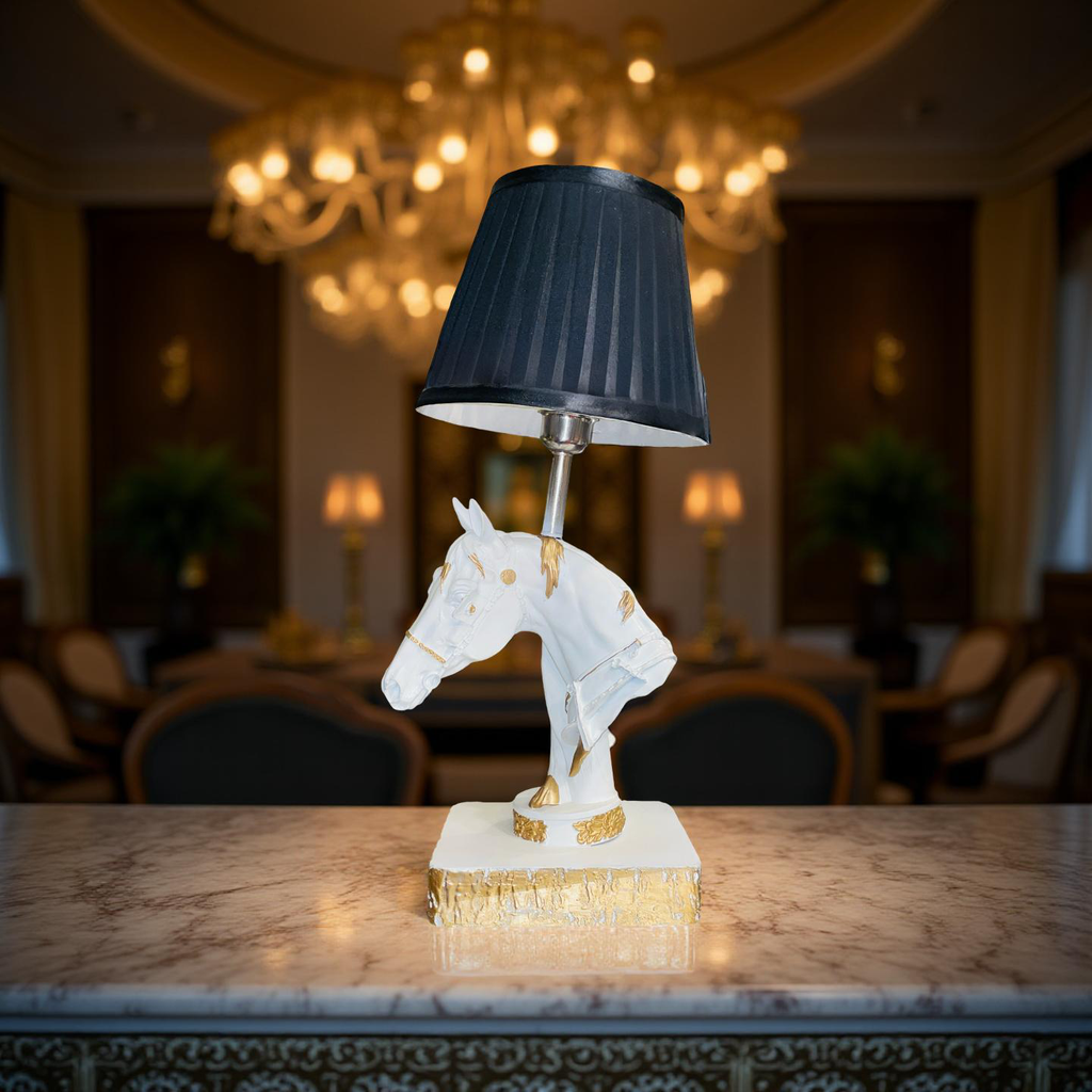 Equine Elegance – Luxe Horsehead Table Lamp