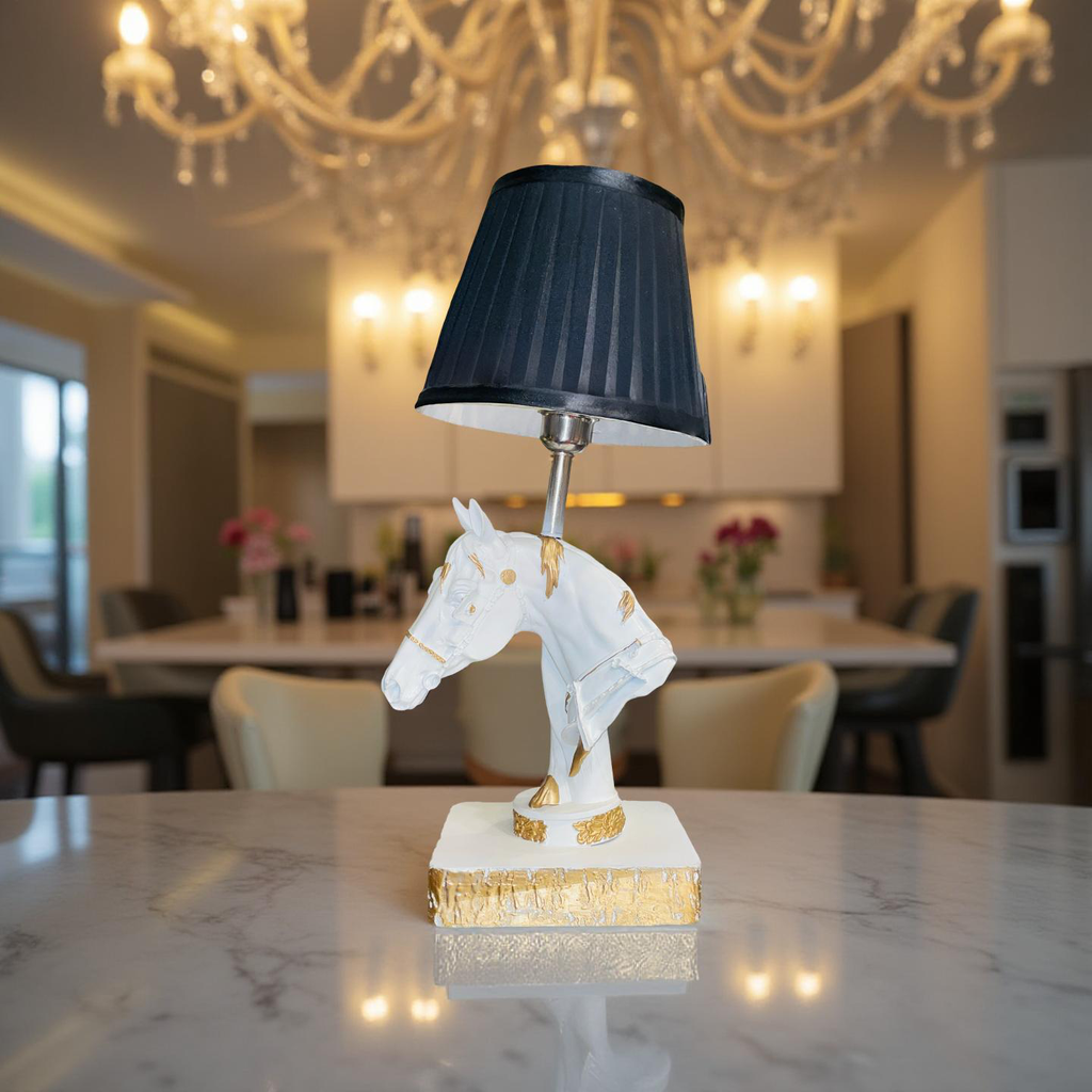 Equine Elegance – Luxe Horsehead Table Lamp